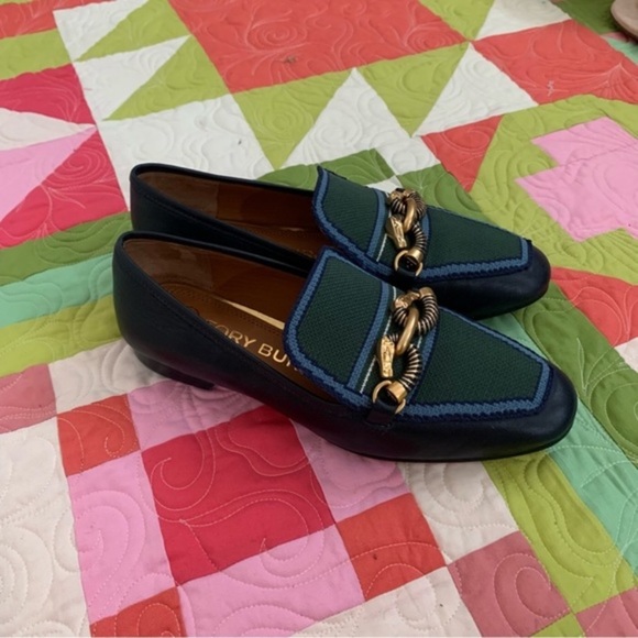 Tory Burch Loafers Jessa 20MM Calf Leafer in Navy Green Gold Chain - Picture 3 of 8